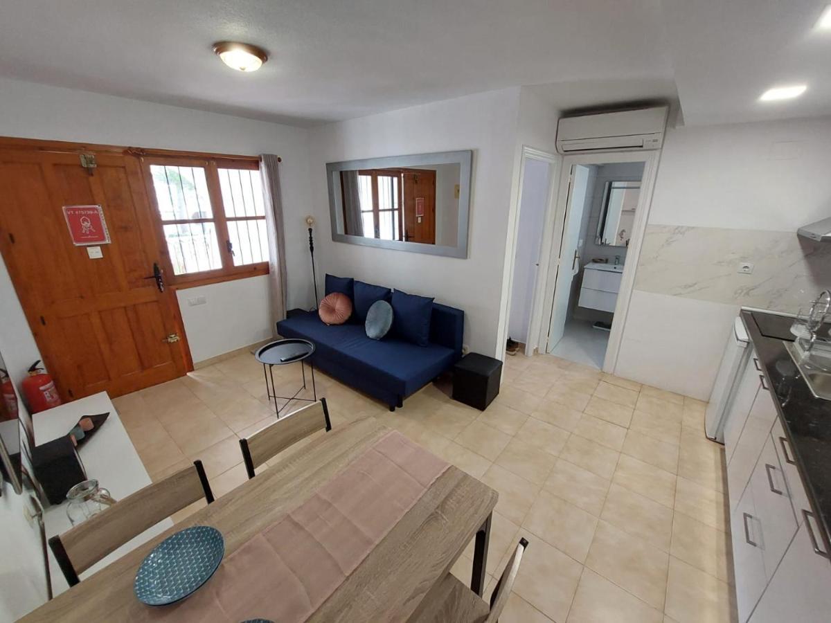 Apartament Casa Del Gato Rojo , Communal Swimming Pool , Terrace With Barbecue Торевиеха Екстериор снимка